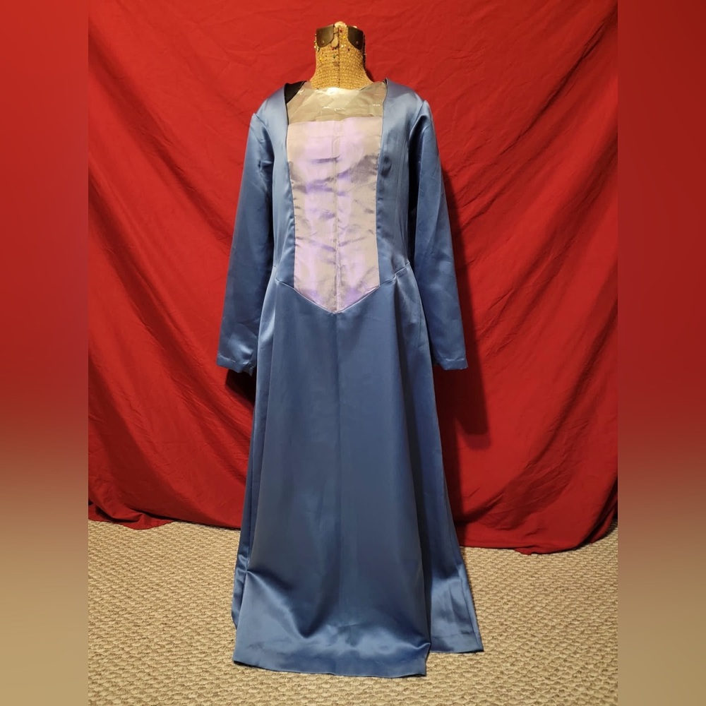 Fair Dress (example Renaissance Festival)